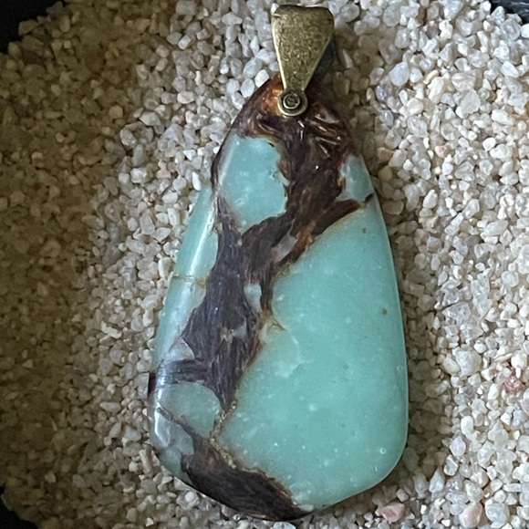 Gorgeous Green Chalcedony Pendant Natural Stone 1 1/4” x 2” Unique Shape - Picture 6 of 11